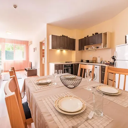 Seanest Apartament *