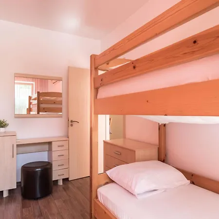 Apartament Seanest *