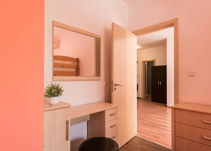 Seanest Apartament *